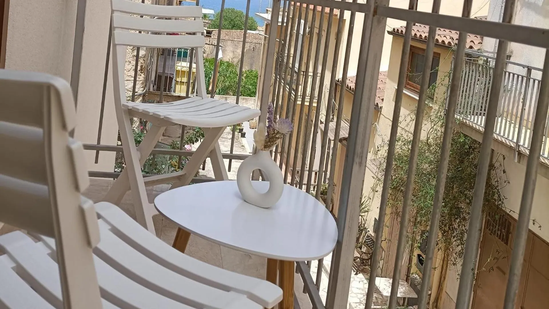 Casa Vacanza La Finestra Sul Porto Castellammare del Golfo Holiday home