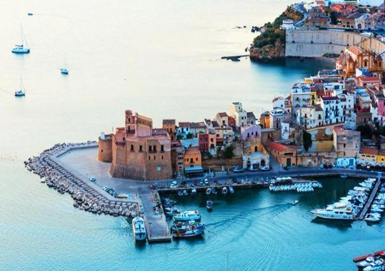 Casa Vacanza La Finestra Sul Porto Castellammare del Golfo 0*,