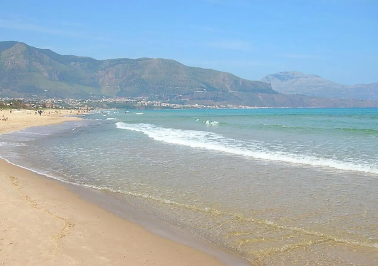 Casa Vacanza La Finestra Sul Porto Castellammare del Golfo 0*,  Olaszország